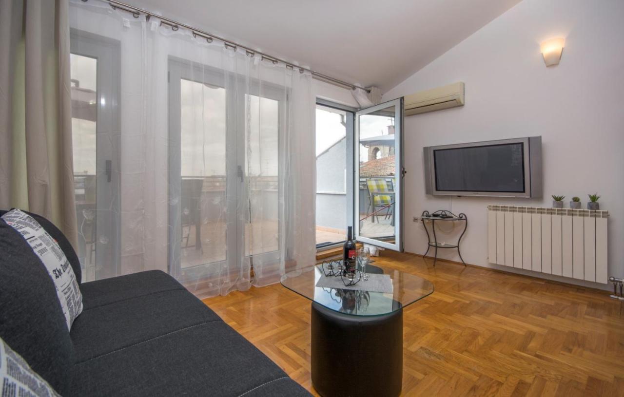 City Centre Sea View Apartment Pula Ngoại thất bức ảnh