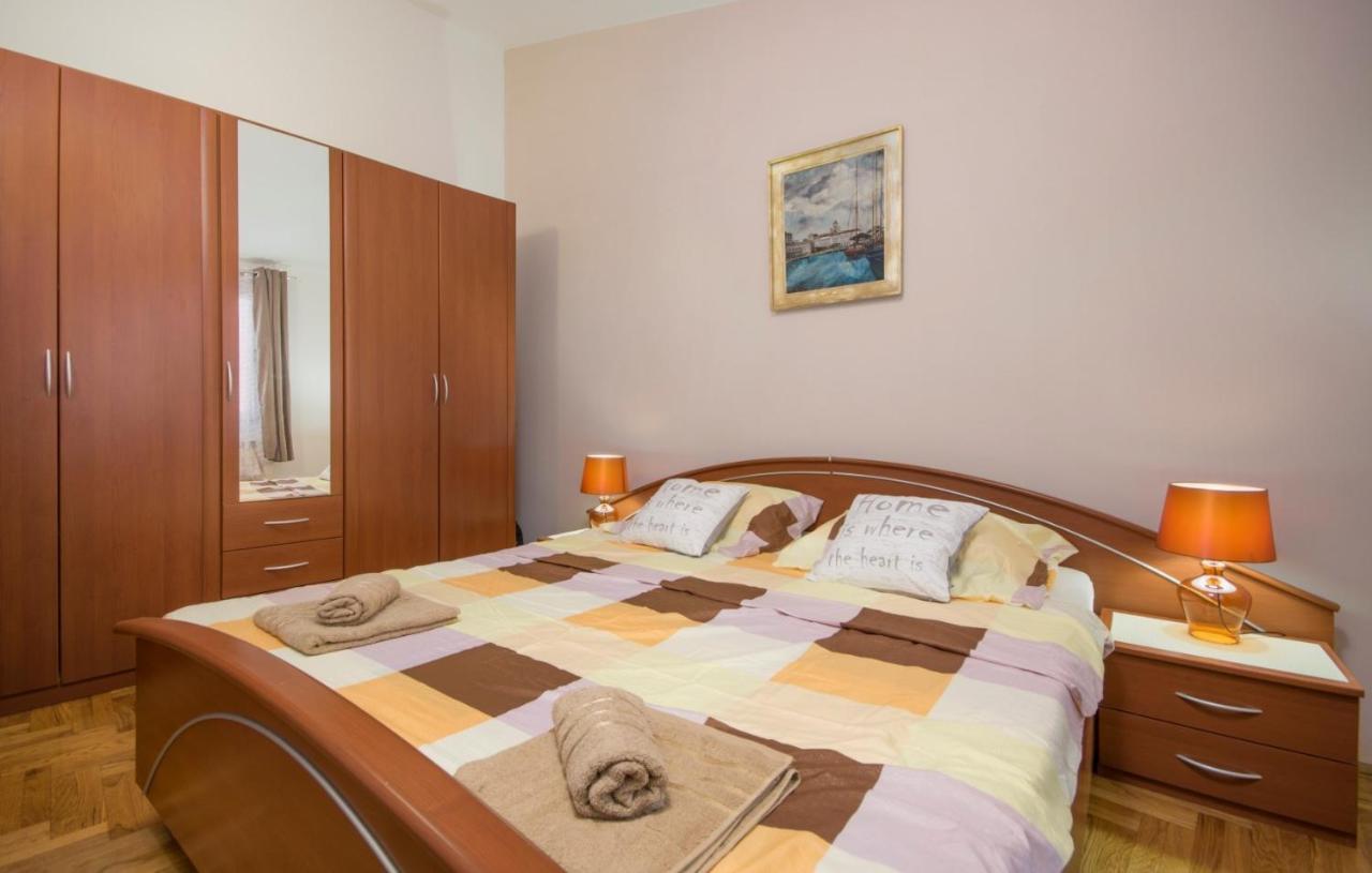City Centre Sea View Apartment Pula Ngoại thất bức ảnh