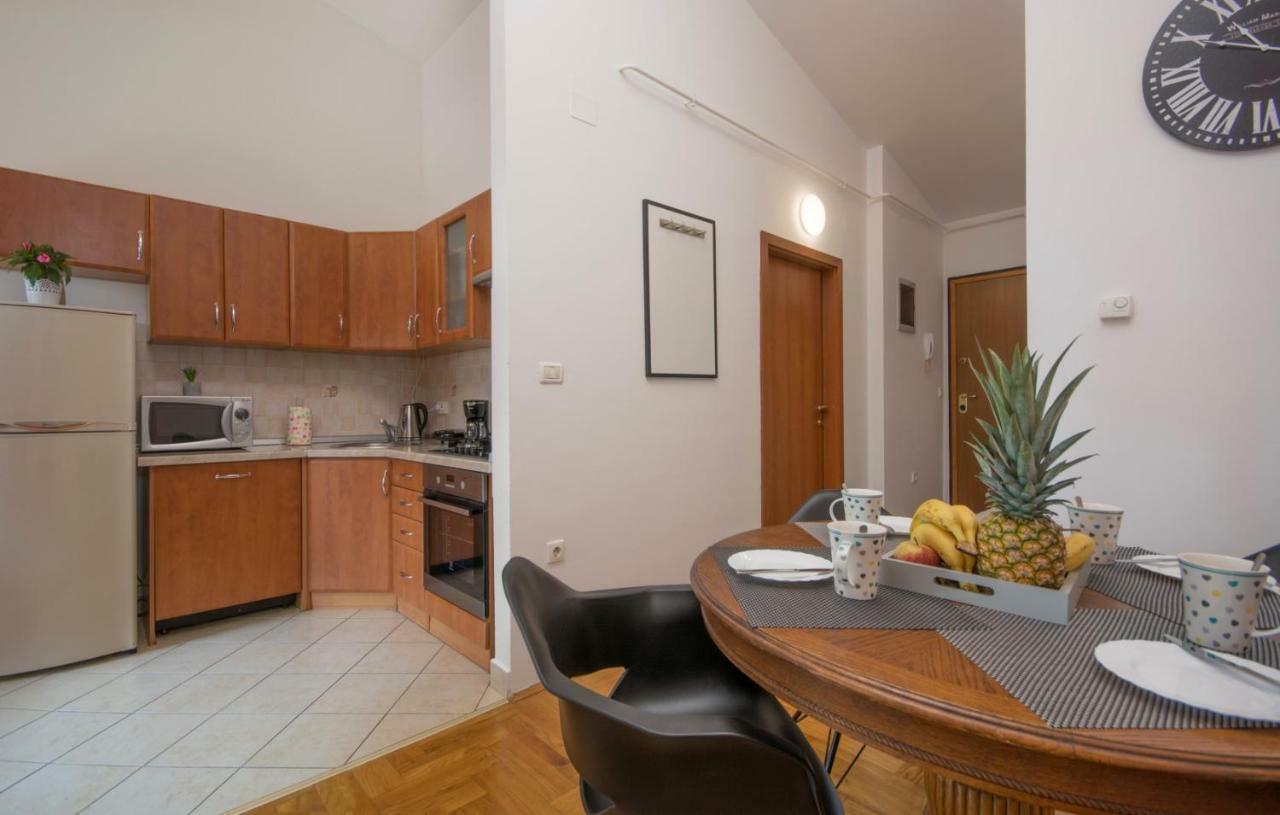 City Centre Sea View Apartment Pula Ngoại thất bức ảnh