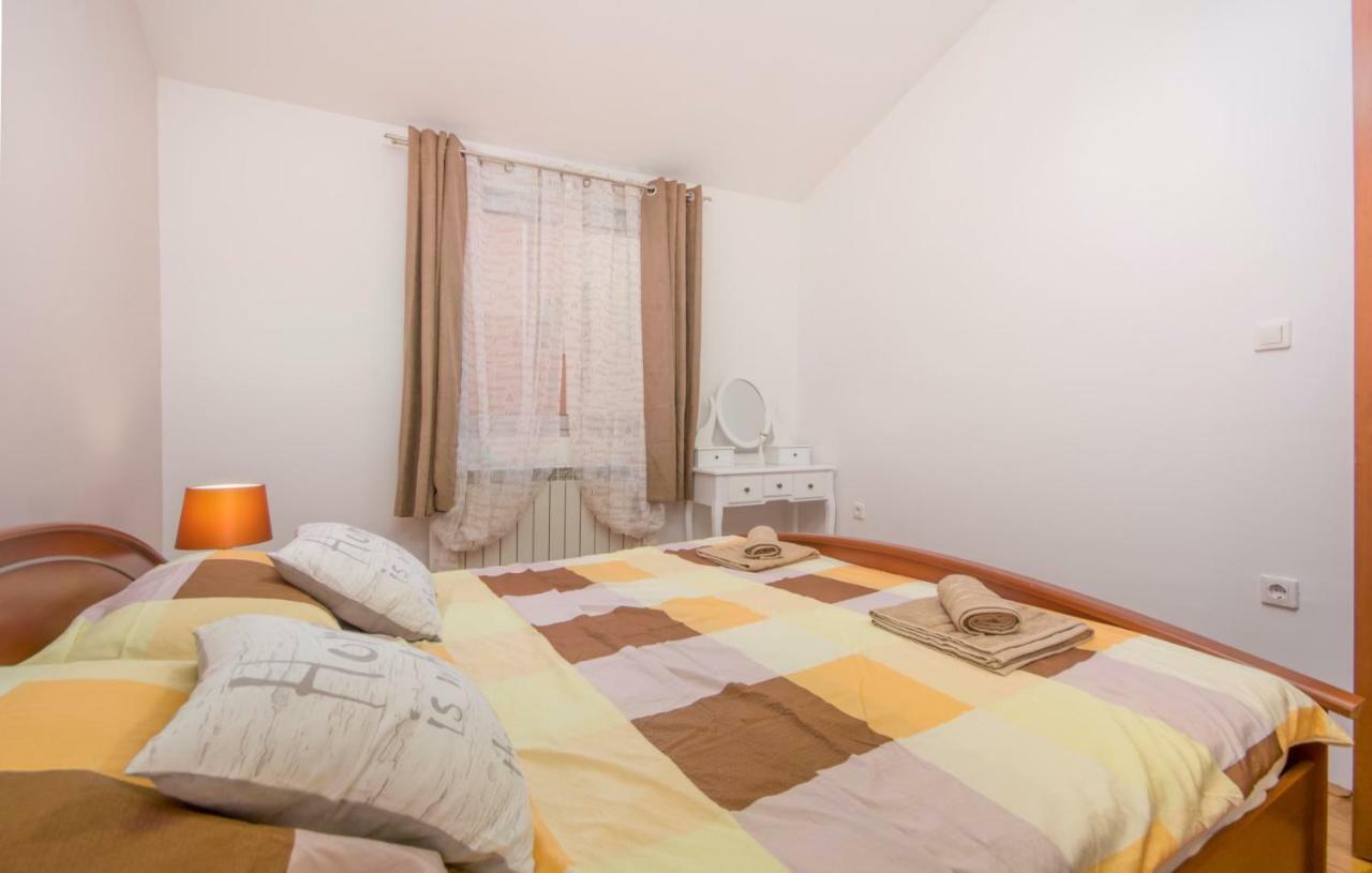 City Centre Sea View Apartment Pula Ngoại thất bức ảnh